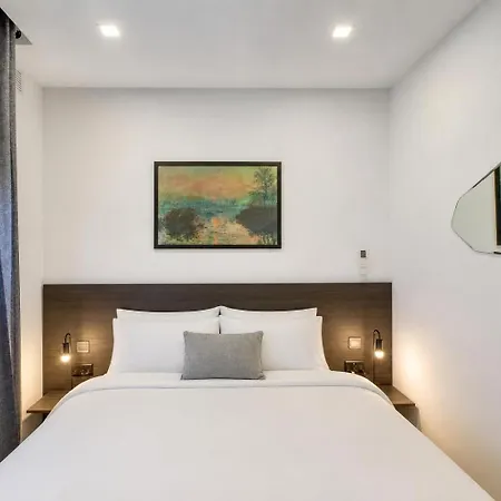 Urban 19 Residences Refined Living Inn *
