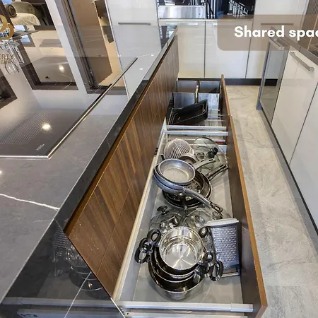 Urban 19 Residences Refined Living Inn *